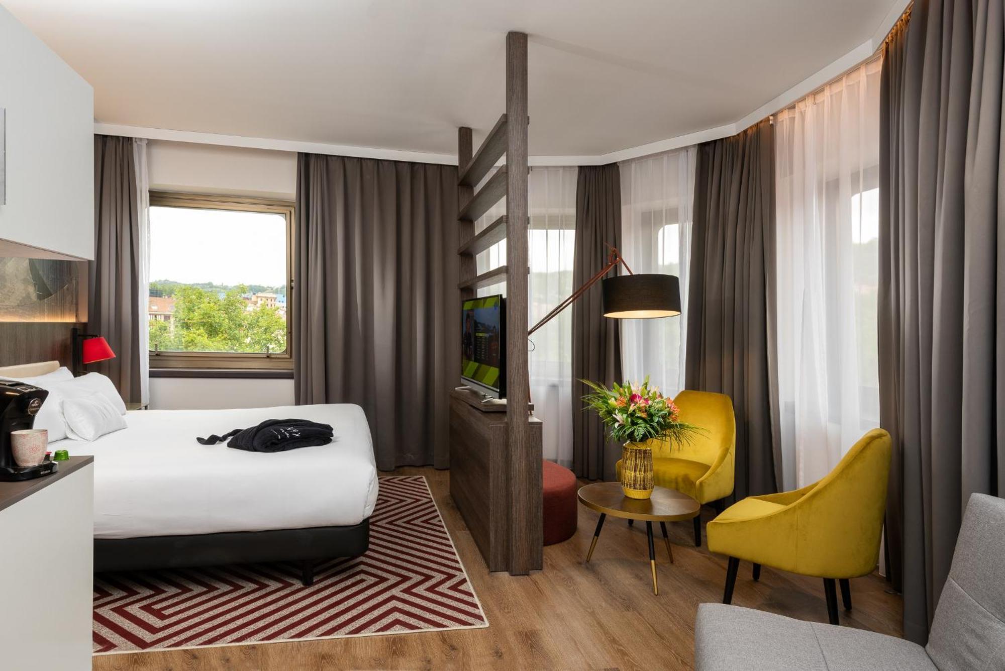 Nyx Hotel Bilbao By Leonardo Hotels Bagian luar foto